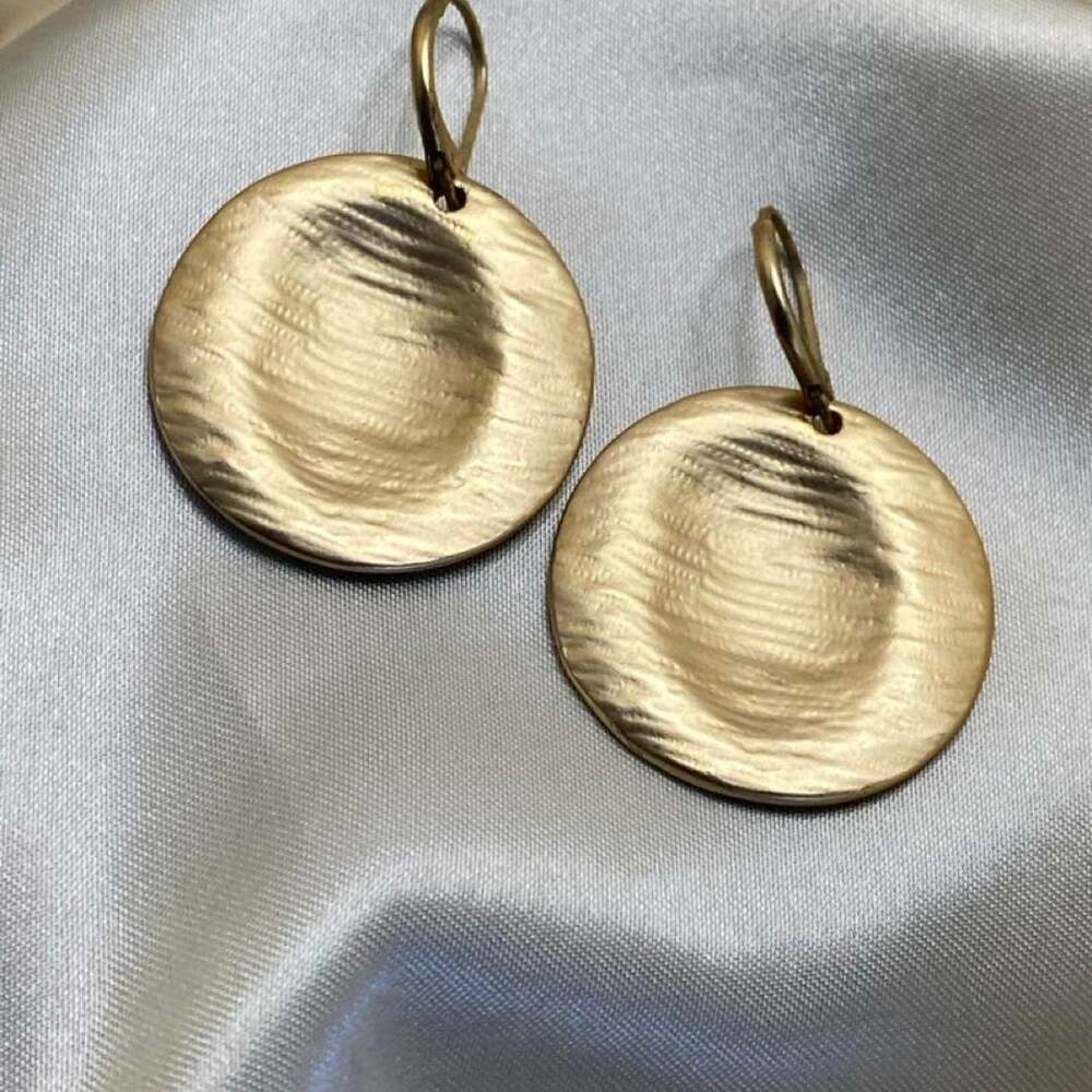 Vintage Hammered Gold Tone Round Disc Dangle Earrings Old Money